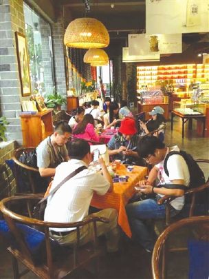 ����ÿ͵���С��Ҹ���M��